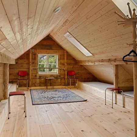 Σπίτι διακοπών Old Modernised School And - Jacuzzi Stordal