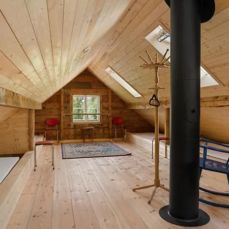 Old Modernised School And - Jacuzzi Vakantiehuis