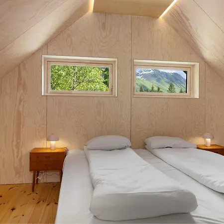 Σπίτι διακοπών Old Modernised School And - Jacuzzi Stordal