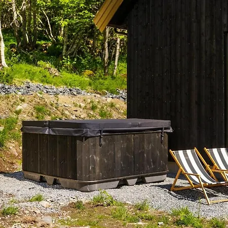 Old Modernised School And - Jacuzzi Vakantiehuis *
