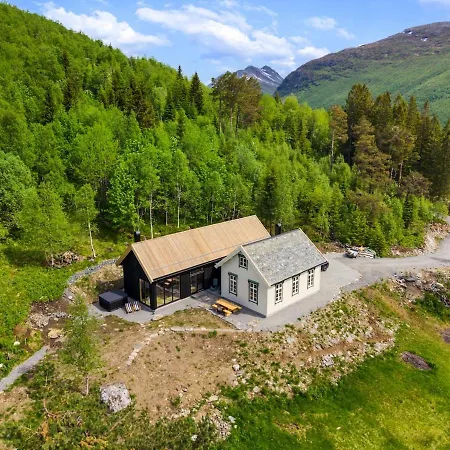 Vakantiehuis Old Modernised School And - Jacuzzi *